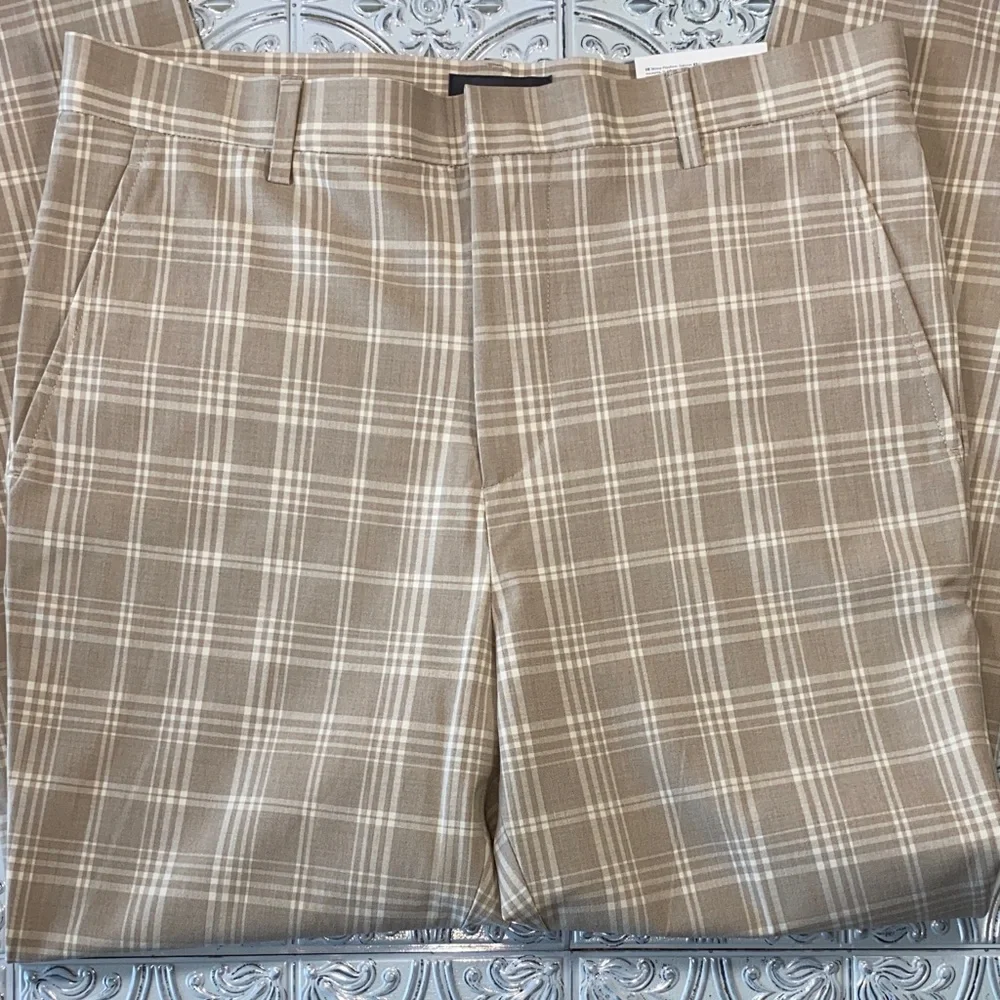 H&M Men's Beige Plaid Skinny Fit Cropped Trousers - NWT - Picture 9 of 10